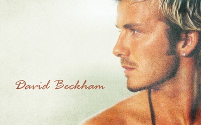 海德电竞动态-C罗梅开二度赛后拥抱对手致敬